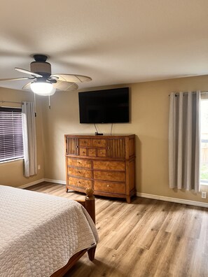 3 bedrooms, iron/ironing board, free WiFi, bed sheets