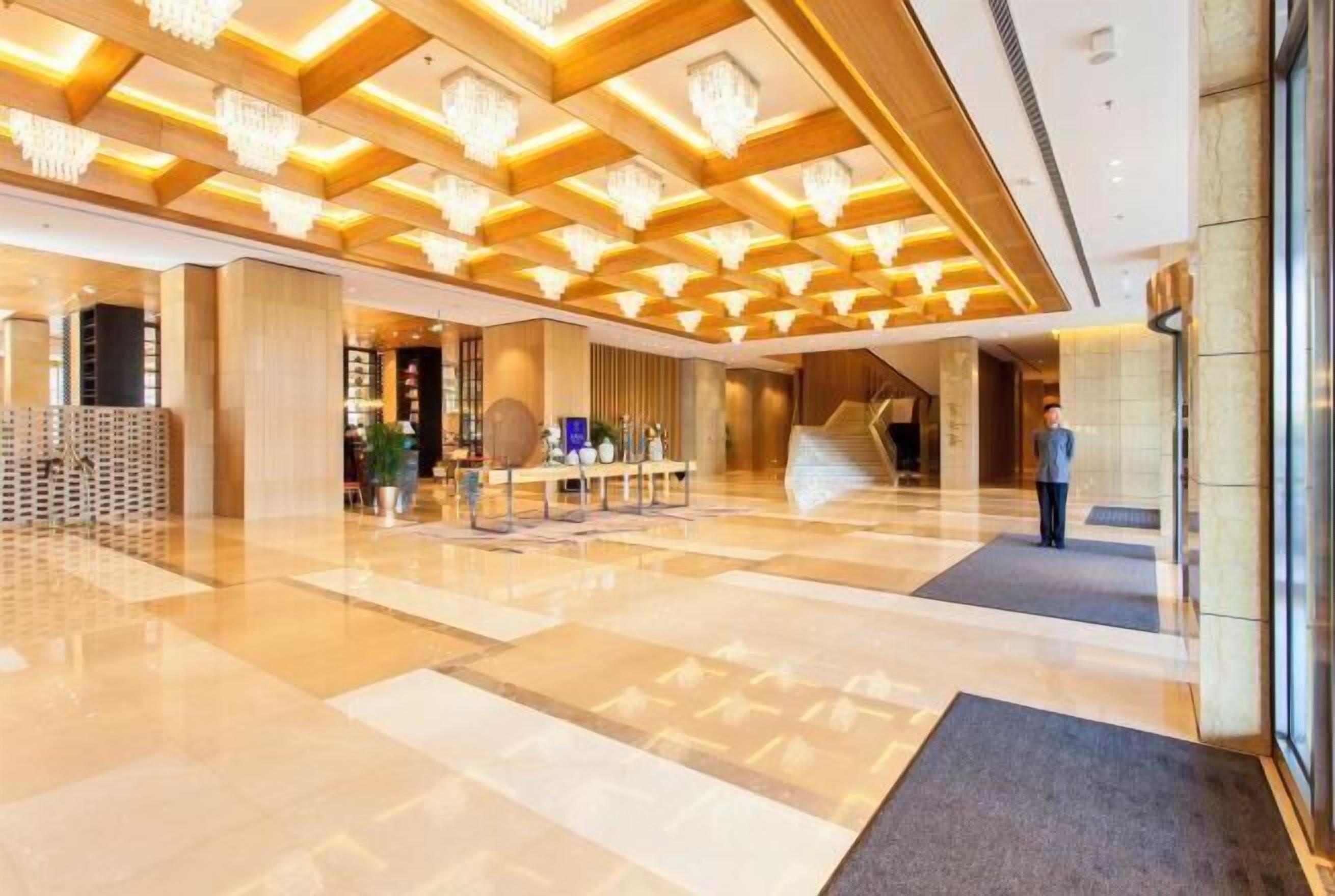 المنشأة من الداخل