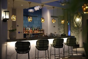 Bar (on property) - EVEN Hotel Shenzhen Nanshan by IHG (Shenzhen)