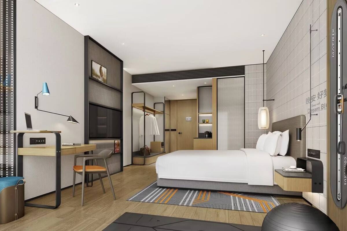 Premium bedding, down comforters, minibar, in-room safe