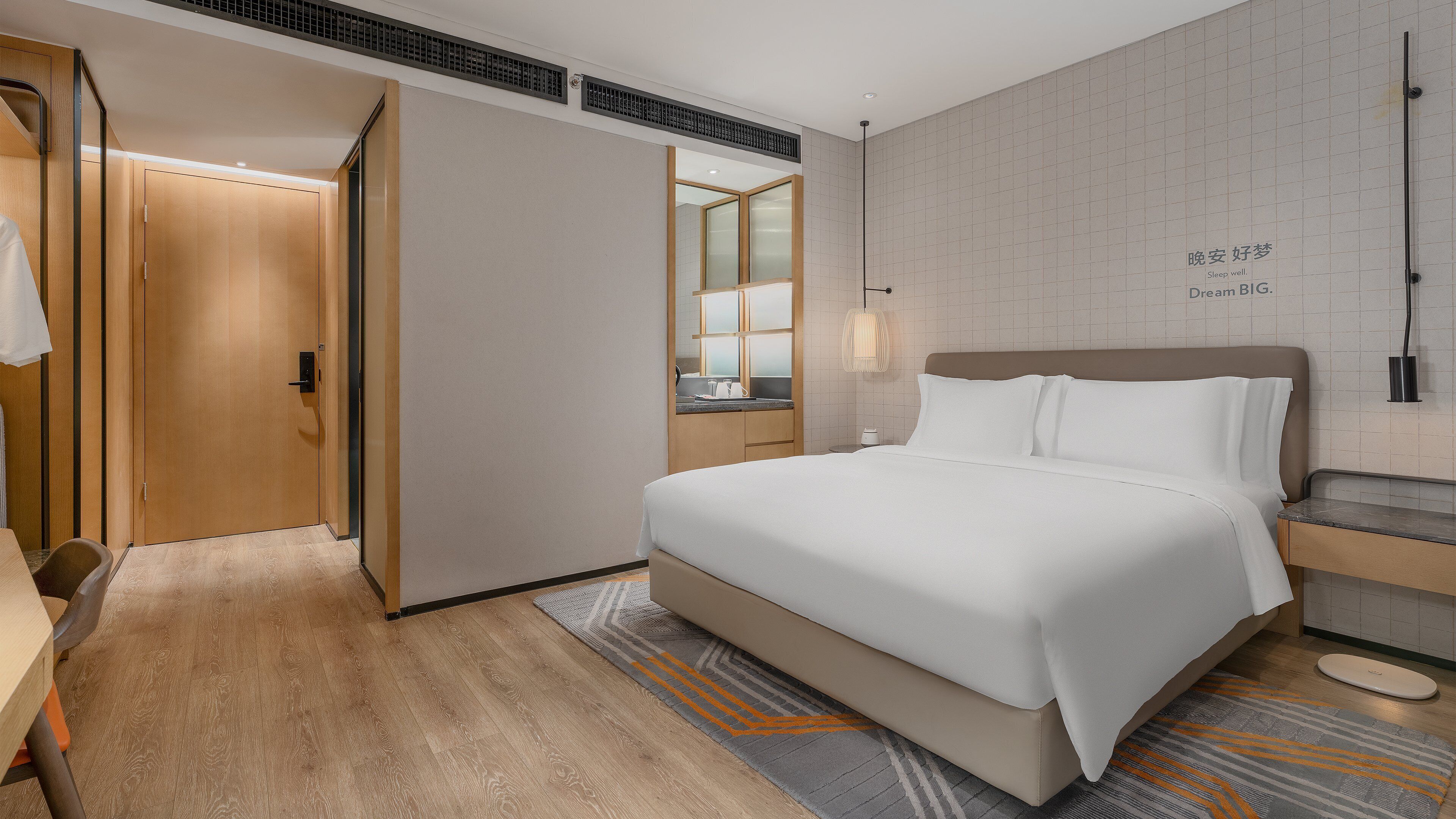 Standard-huone, 1 suuri parisänky | Ylelliset vuodevaatteet, untuvapeitot, minibaari, tallelokero huoneessa