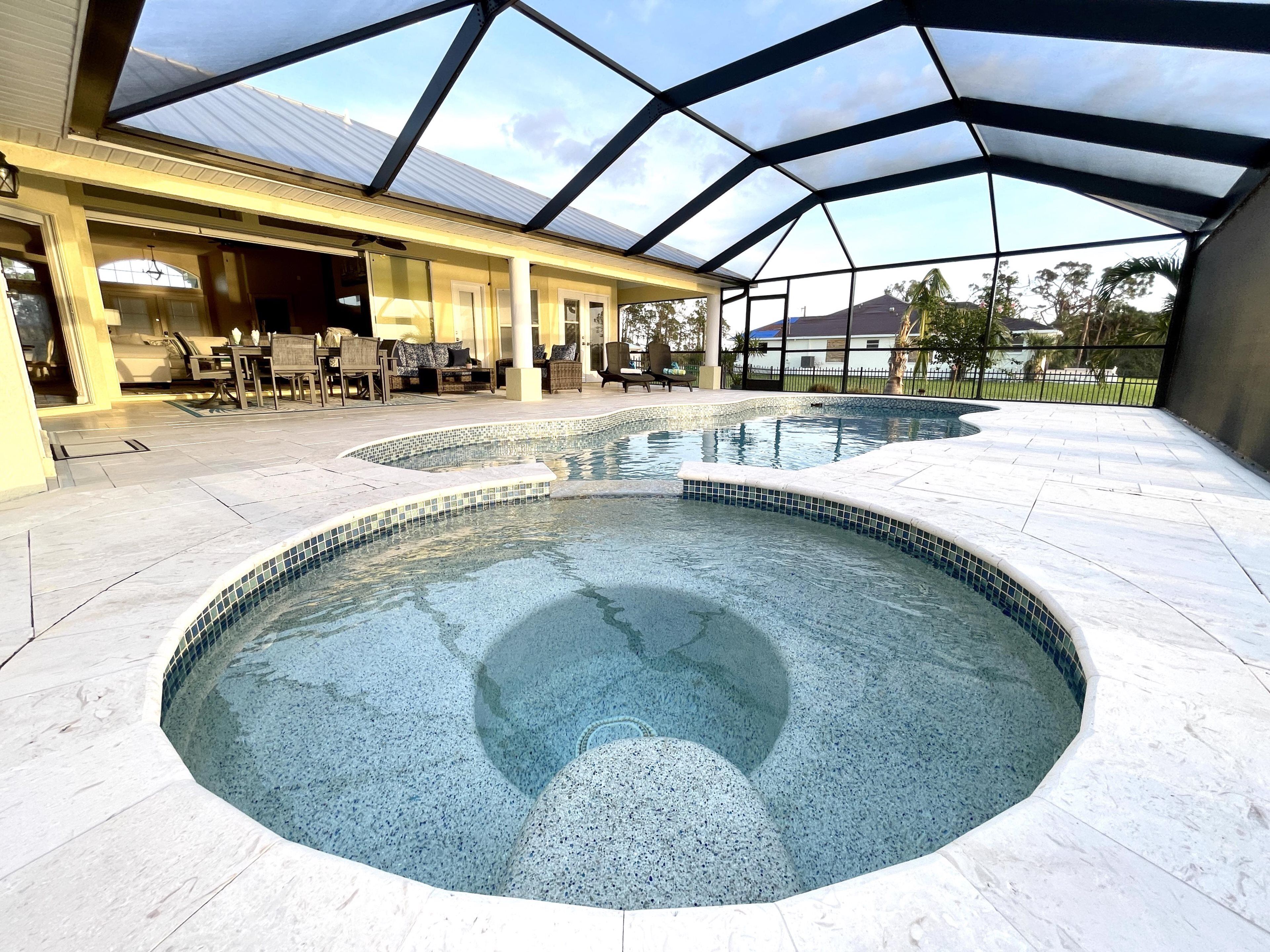 Een verwarmd zwembad