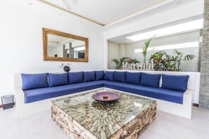 Interior - Exclusive Holiday Villa with Pool and Staff, Bali Villa 1156 (Seminyak)