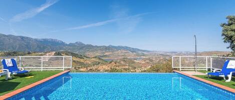 An infinity pool