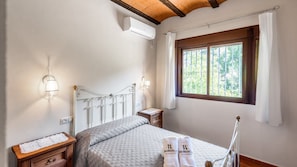 3 chambres, fer et planche à repasser, lit parapluie, Wi-Fi