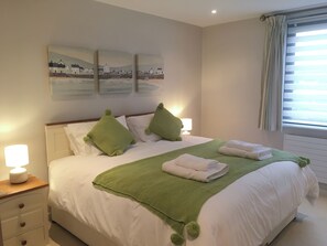 2 bedrooms, free WiFi, bed sheets - Ocean Serenity, Horizon View (Westward Ho!)