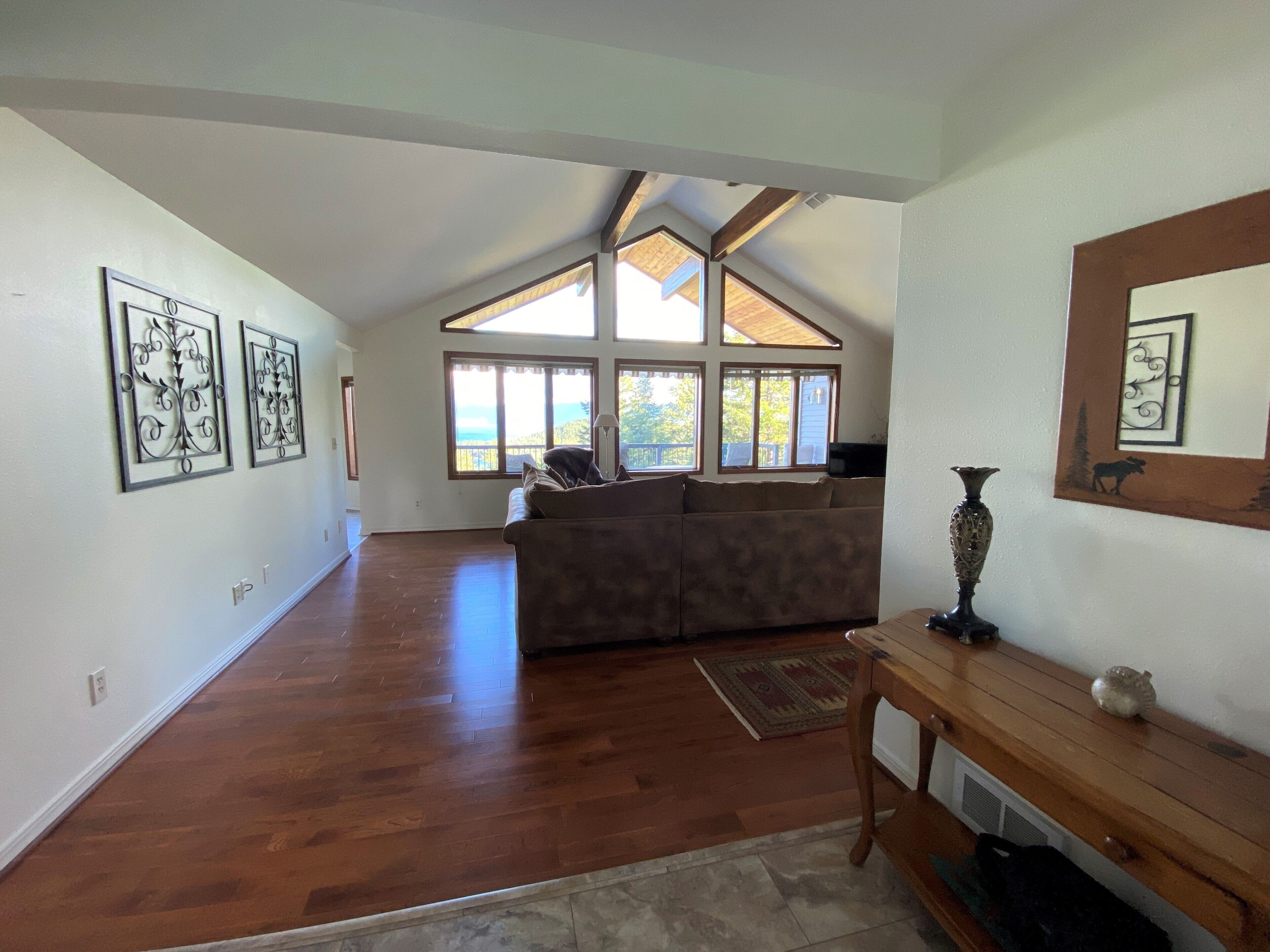 Captivating Flathead Lake Views 6 bd 3.5 bath