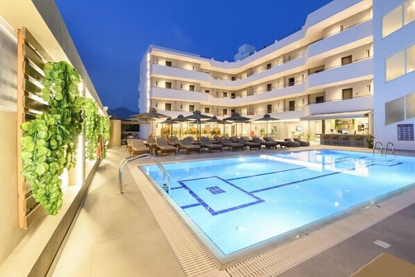 Outdoor pool - Nicolas Grand Suites (Kos)