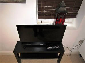 City Double Room | Desk, iron/ironing board, free WiFi, bed sheets - Stylish Private Double En-suite - 1 (London)