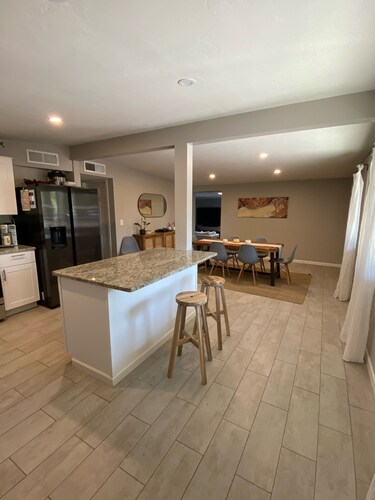 Tucson Getaway- 4 BD, 2 BA, private pool and outdoor firepit