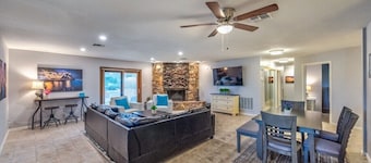 777Rentals - 7BRs/4BA - Sport Court Estate