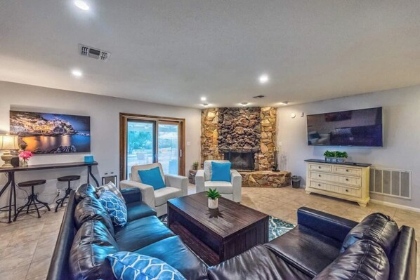 TV, table football - 777Rentals - 7BRs/4BA - Sport Court Estate (Las Vegas)