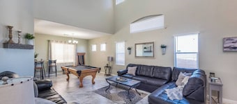 777Rentals - 4BRs/3BA - Wet and Wild Convenience