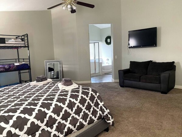 4 chambres, fer et planche à repasser, accès au Wi-Fi (inclus)