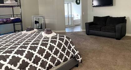 777Rentals - 4BRs/3BA - Wet and Wild Convenience