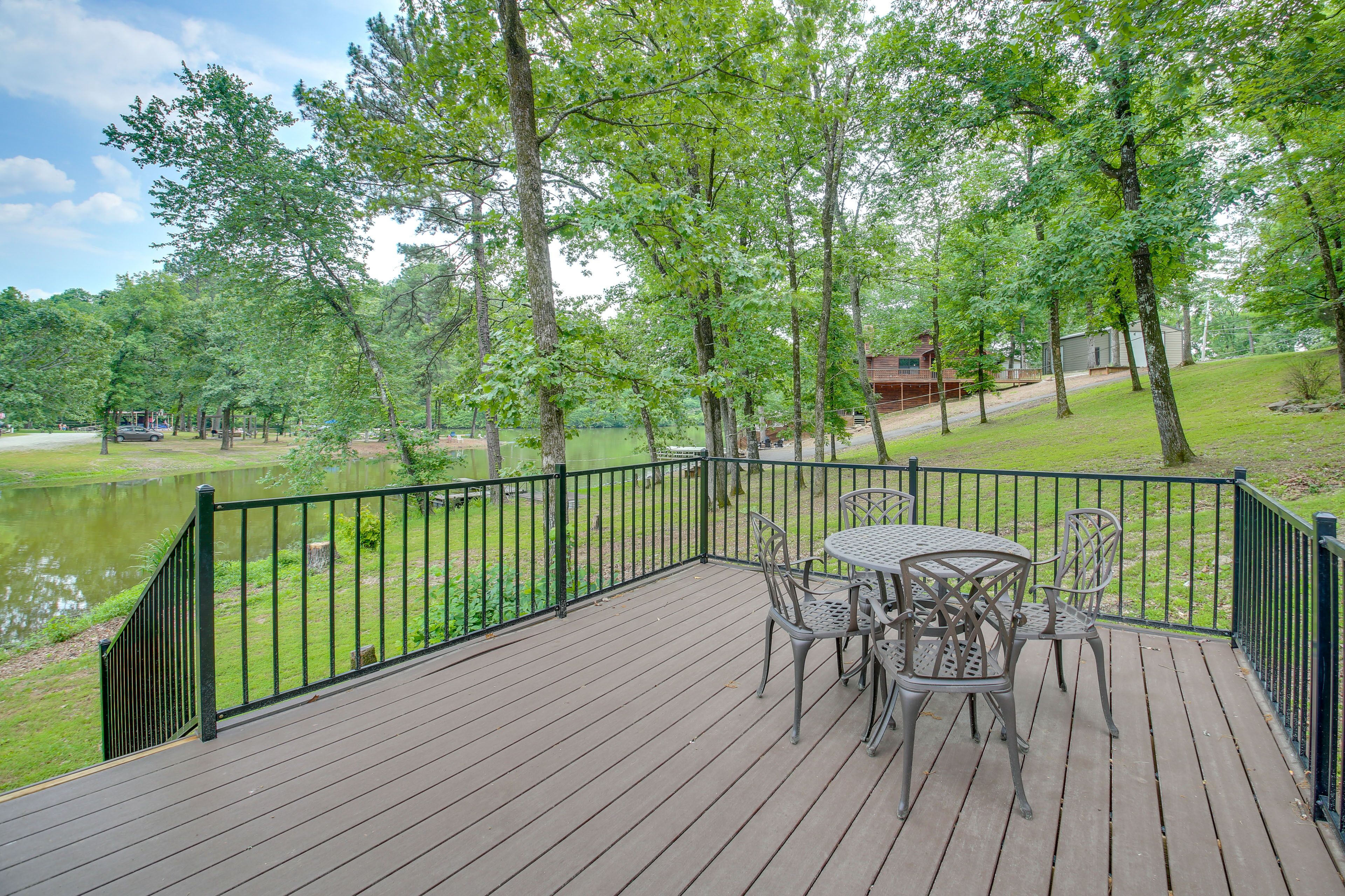 Retreat on Lake Hamilton w/ Sunroom & Dock!