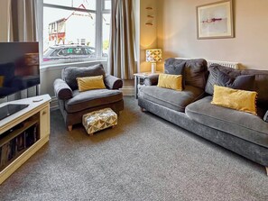 Fireplace - 4 bedroom accommodation in Filey (Filey)