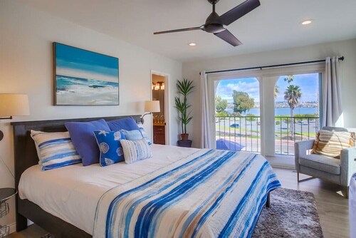 The Crown Jewel Villa with AC! Bikes, Kayak and SUP!