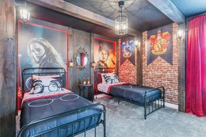 9 bedrooms, iron/ironing board, internet, bed sheets