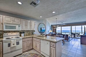 Fridge, microwave, stovetop, dishwasher