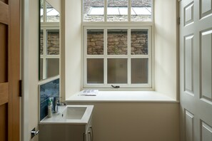 Interior - Two separate 2-bedroom apartments, joined by a private hallway. Kendal Town Centre (Kendal)