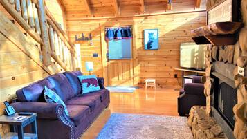 Smart TV, fireplace, streaming services