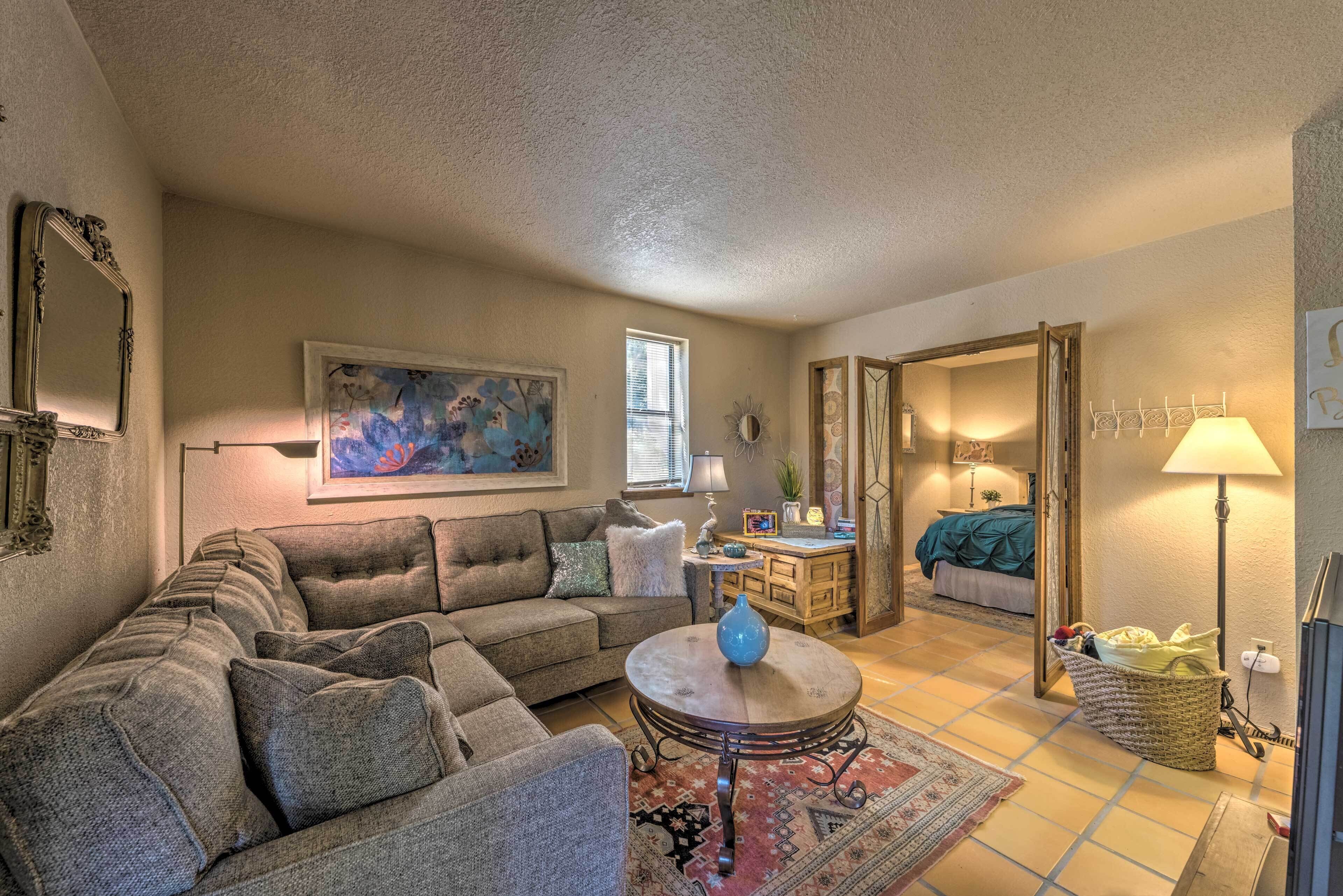 Alto Adventure Base w/ Deck: Hike, Bike & Ski!