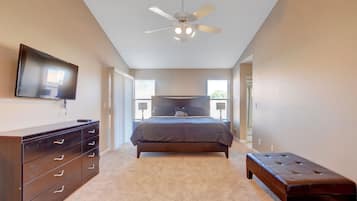 3 bedrooms, desk, iron/ironing board, free WiFi