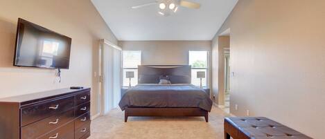 3 habitaciones, escritorio, tabla de planchar con plancha y wifi gratis