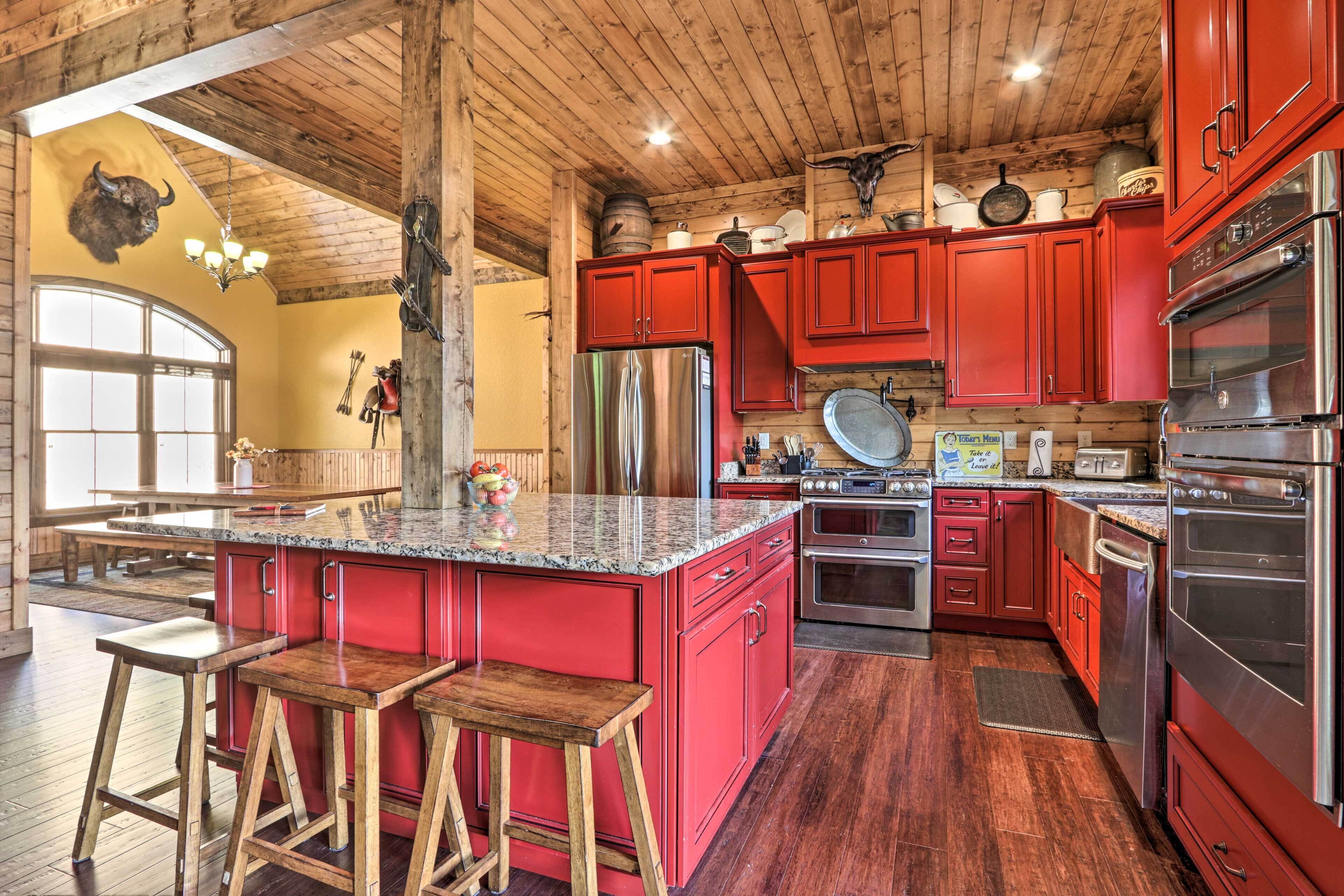 Lakefront Norris Lake Cabin w/ Decks & Dock!