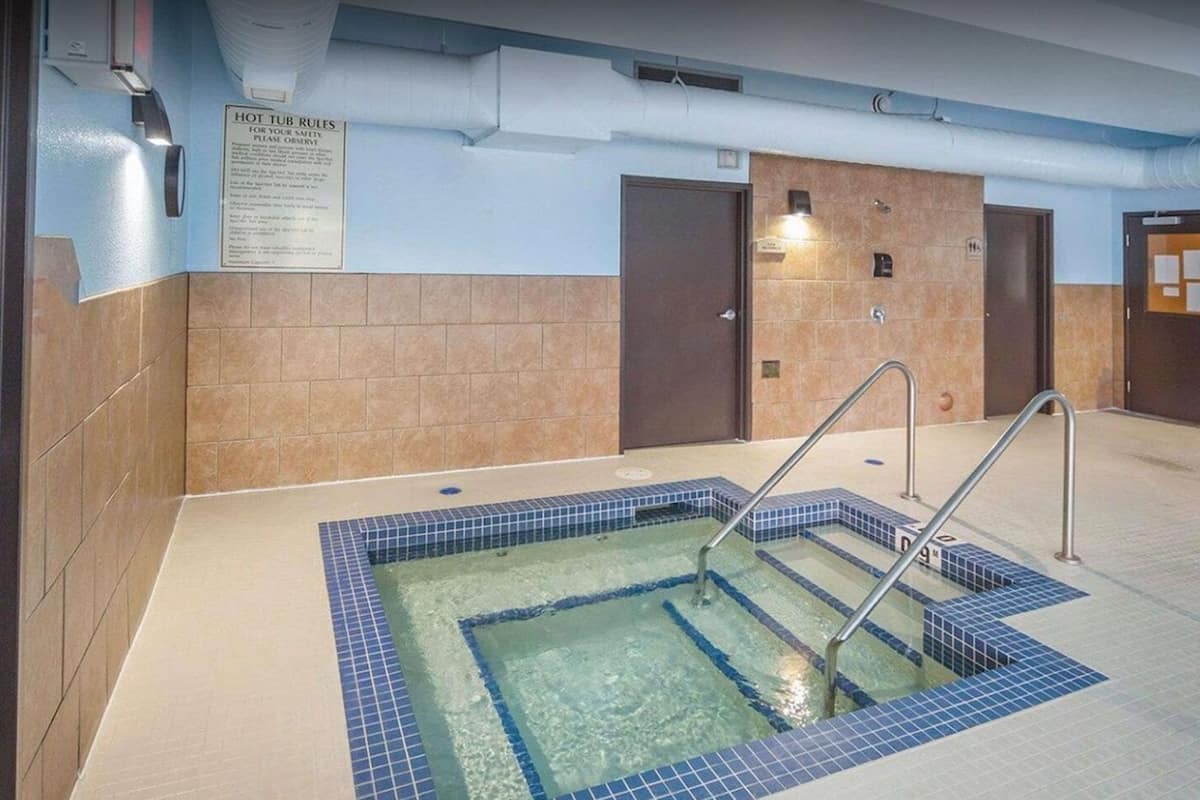 indoor spa tub