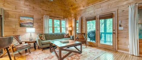 TV connectée, cheminée, jeux vidéo, lecteur de DVD