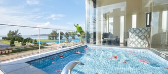 Pool & Sauna Villa Churaumi Motobu