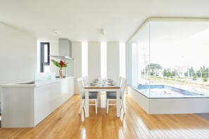 Nhà, 2 phòng ngủ | Khu vực ăn uống tại phòng