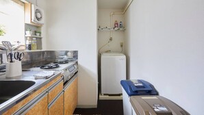 Apartment (402) | Private kitchen - Argus Bldg Unit 402 (Tokyo)
