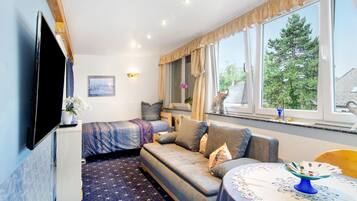 Fernseher, Kamin, DVD-Player, Stereoanlage