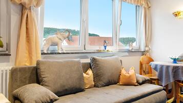 Fernseher, Kamin, DVD-Player, Stereoanlage