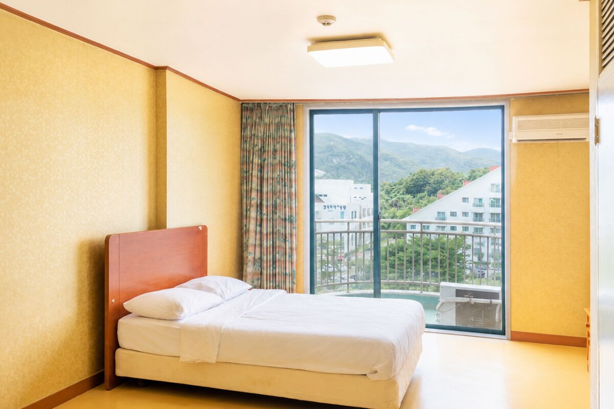 Annex Standard | WiFi (free), bed sheets
