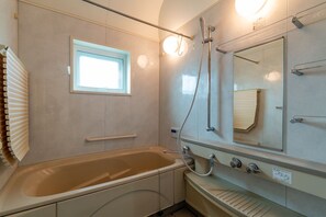 4 Bedroom House, Non smoking | Bathroom | Separate tub and shower, free toiletries, hair dryer, slippers - Ht House Furano by H2 Life (Furano)