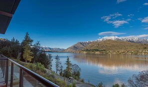Executive Apartment | Lake view