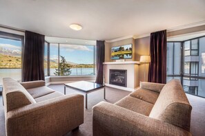 Executive Apartment | Living area - Absolute Lakefront Living 2 Bedroom (Queenstown)