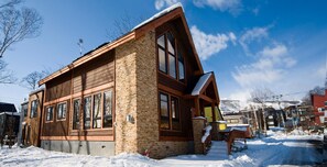 Exterior - Exclusive 4 Bedroom Chalet in Hirafu, Niseko Chalet 1009 (Niseko)
