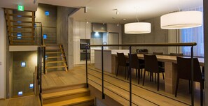Dining - Luxury 4 Bed Holiday Chalet in Hirafu, Niseko Chalet 1010 (Niseko)