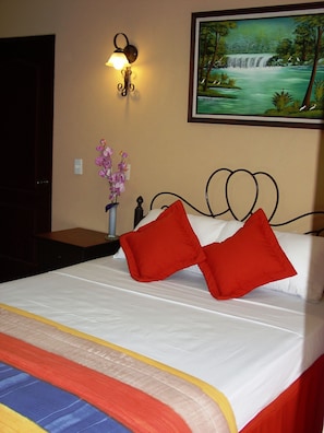 3 Schlafzimmer, Zimmersafe, Schreibtisch, Bügeleisen/Bügelbrett