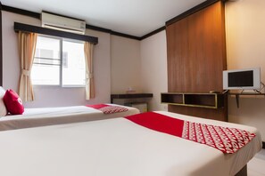 Standard Twin Room - OYO 75356 Thipsiri Lodge (Chiang Mai)