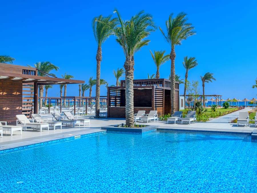 2 outdoor pools, sun loungers