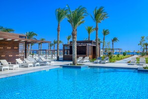 2 piscinas al aire libre, sillones reclinables de piscina