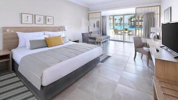 Blackout drapes, WiFi (free), bed sheets
