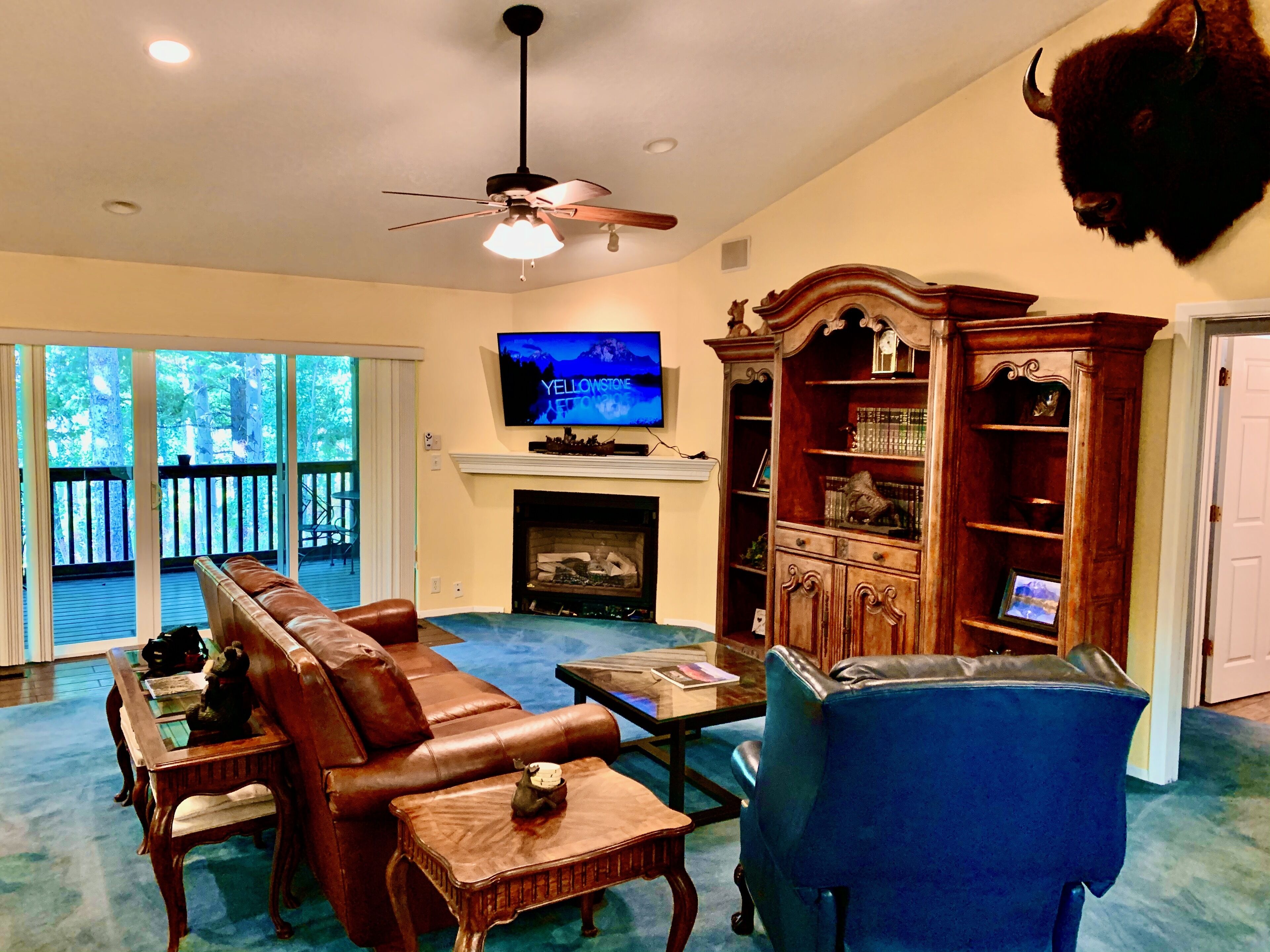 American Bison Lodge+10Miles2YNP+Hottub+Wifi+AC