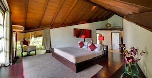 4 habitaciones, tabla de planchar con plancha, internet y ropa de cama 